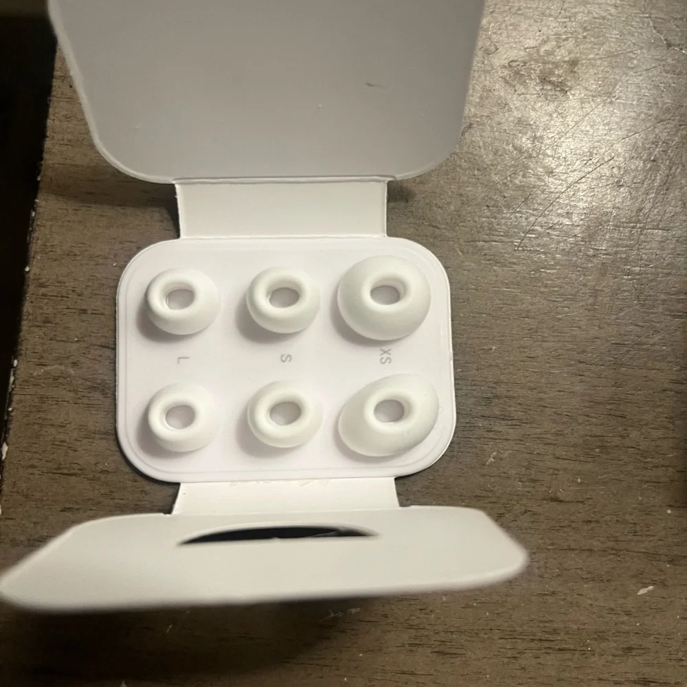 Apple White Wireless Earbuds